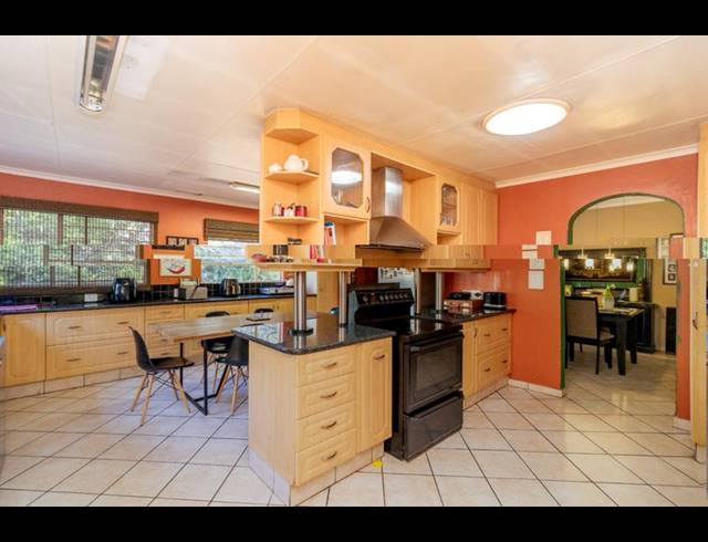 4 BEDROOM HOUSE FOR SALE IN BRACKENHURST